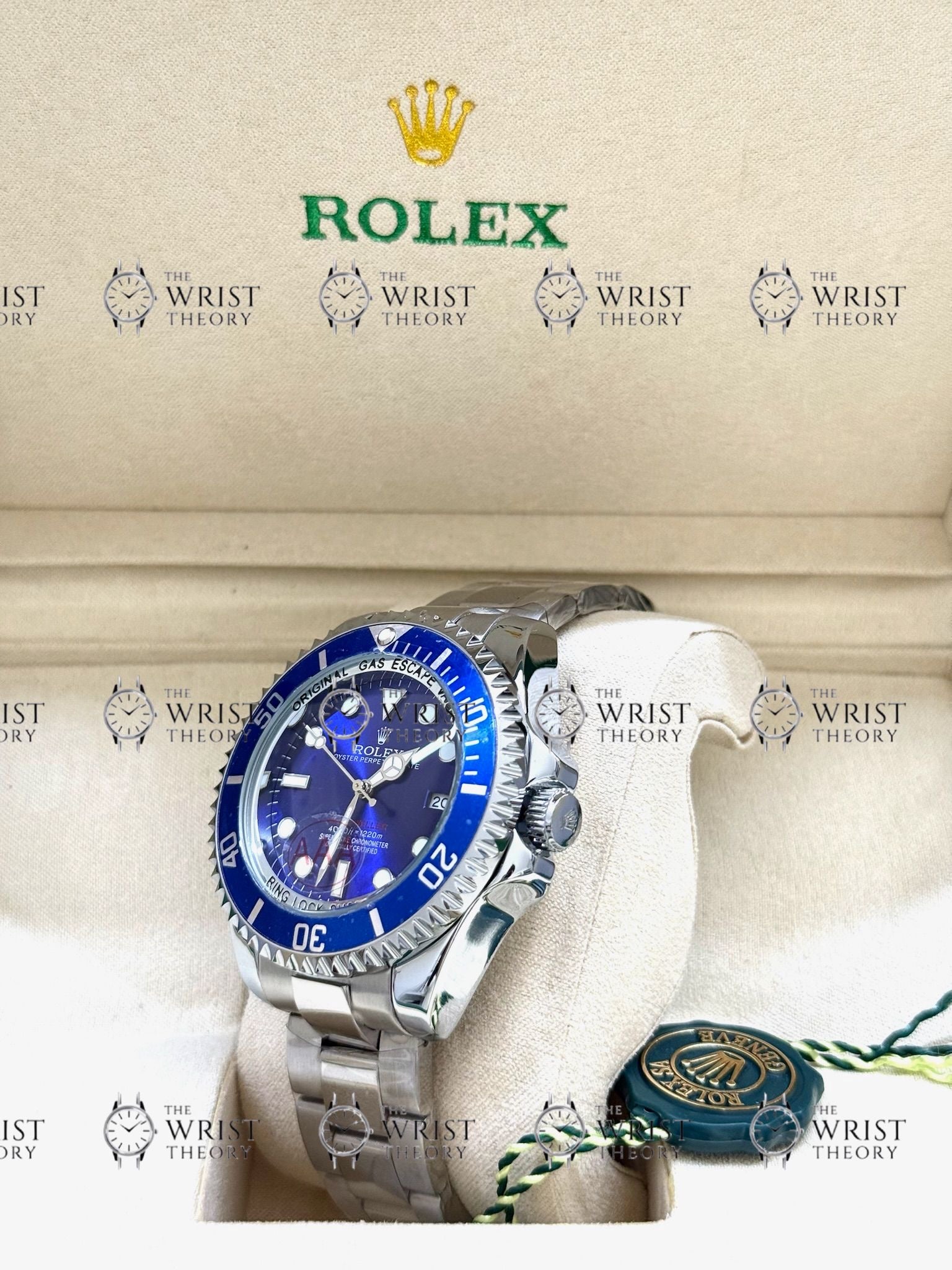 SEA-DWELLER silver , blue dial , oyster bracelet