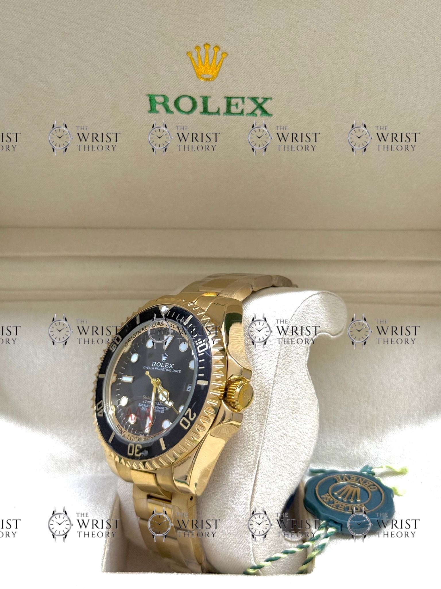 SEA-DWELLER gold , black dial , oyster bracelet