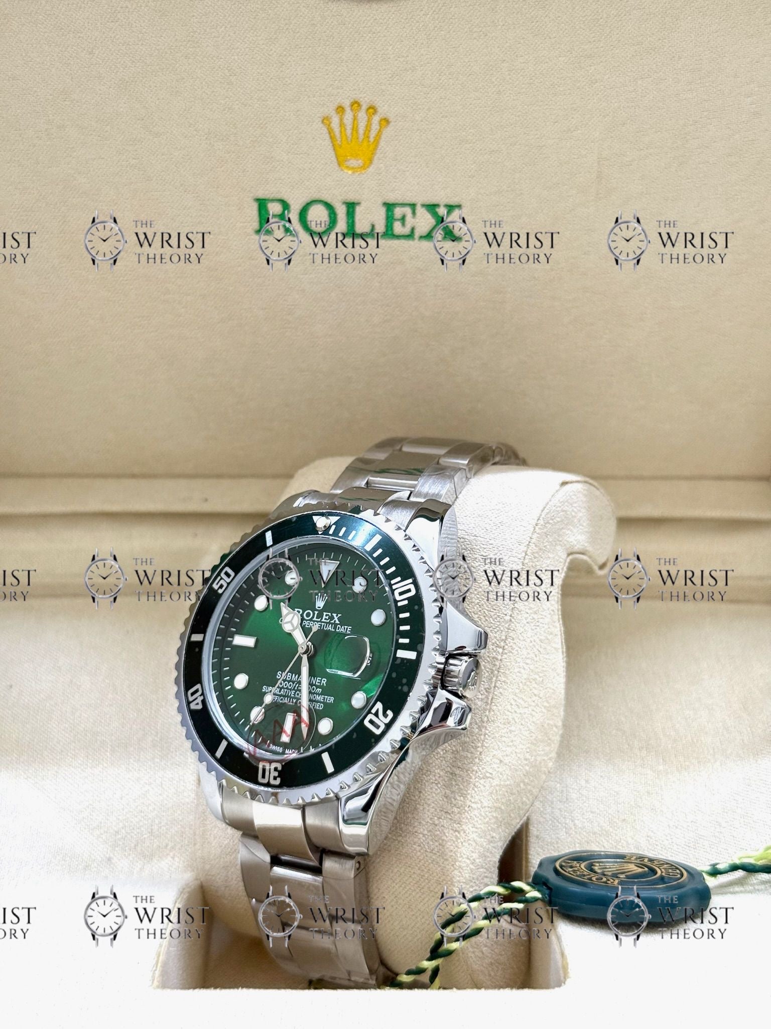 SUBMARINER HULK silver , green dial , oyster bracelet