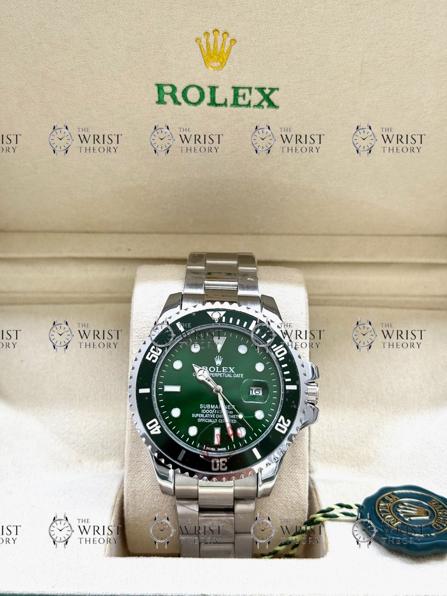 SUBMARINER HULK silver , green dial , oyster bracelet
