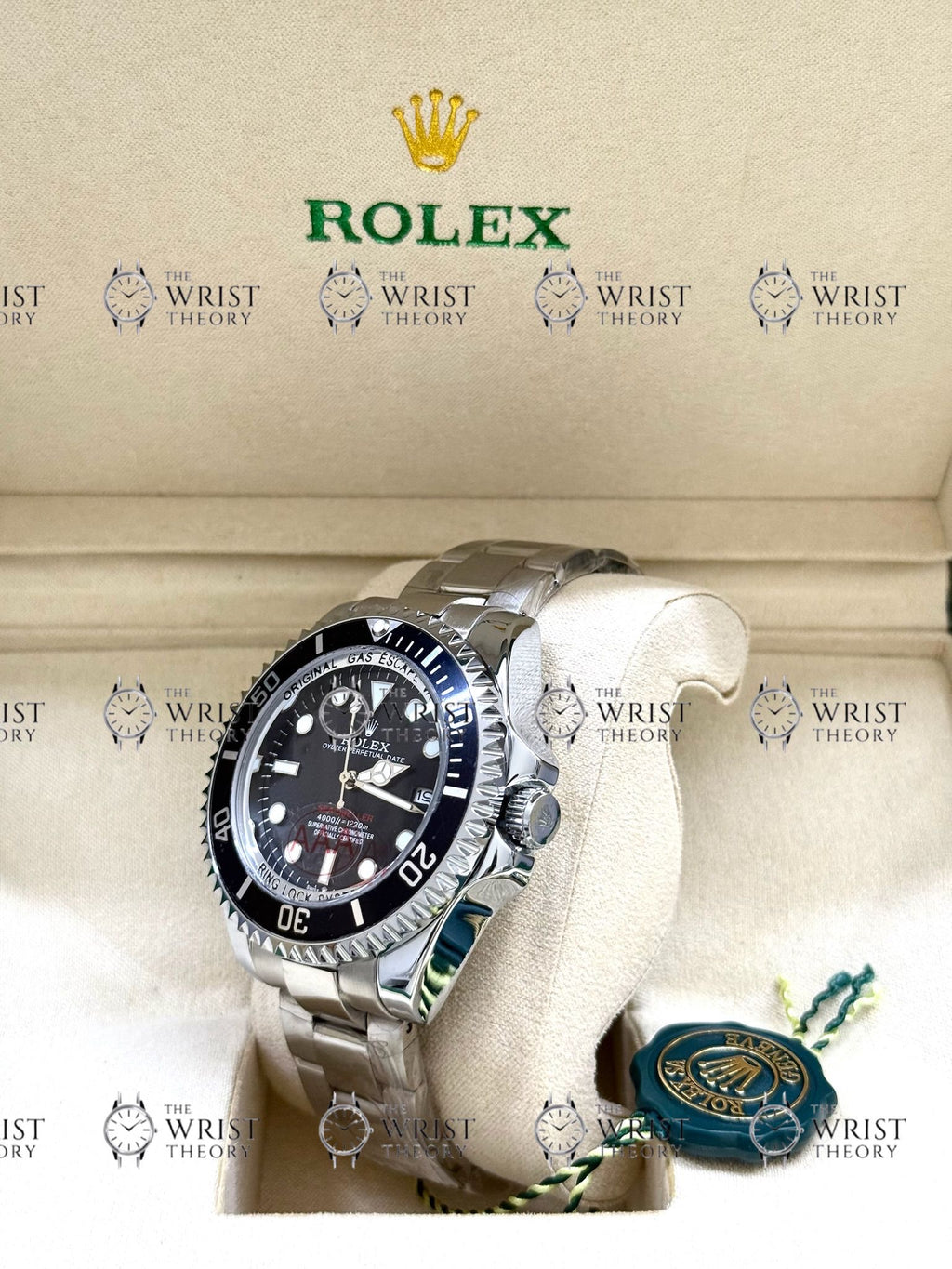 SEA-DWELLER silver , black dial , oyster bracelet