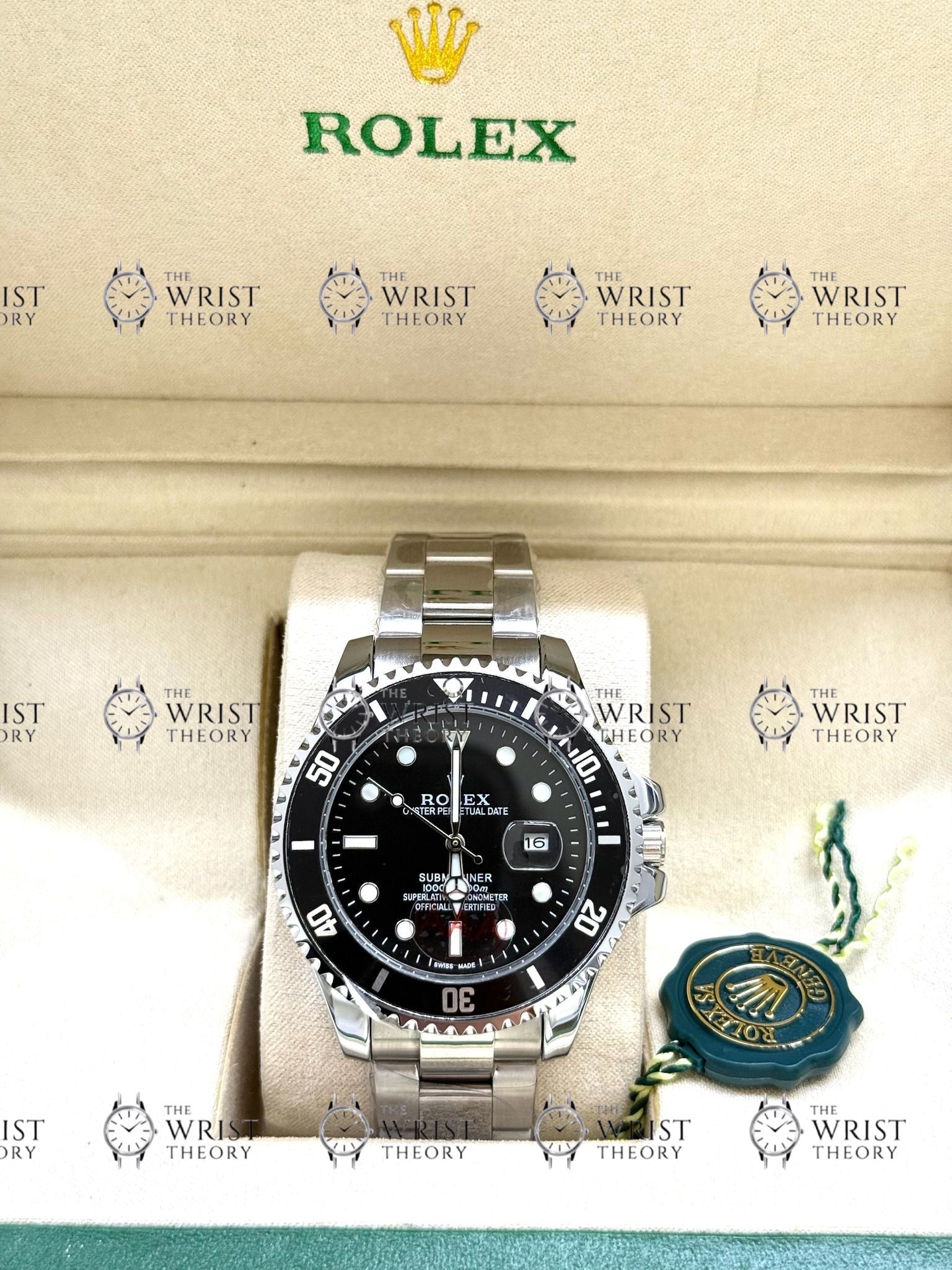 SUBMARINER silver , black dial , oyster bracelet