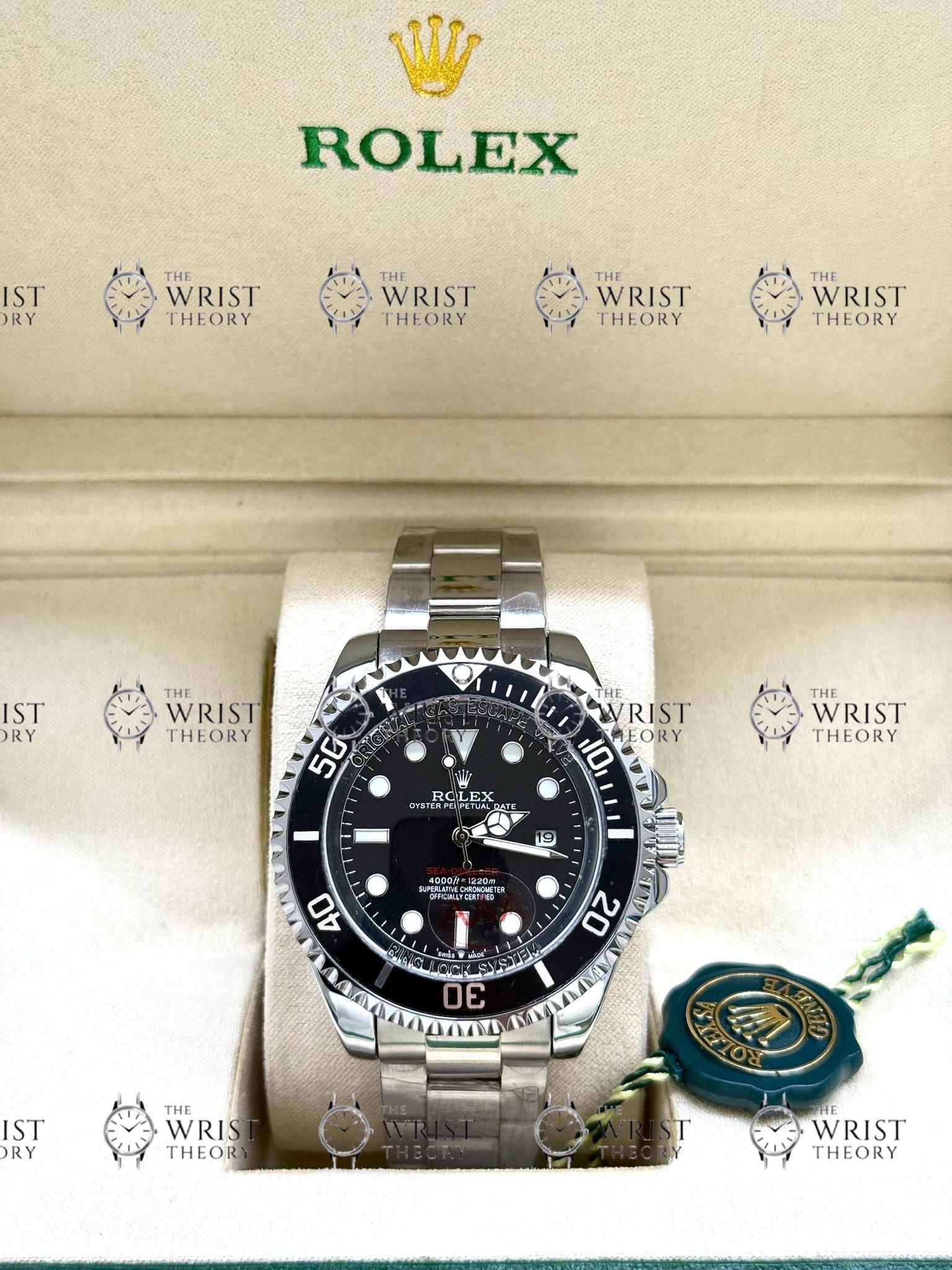 SEA-DWELLER silver , black dial , oyster bracelet